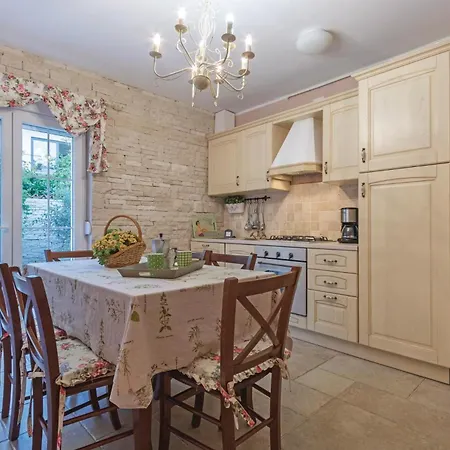 In With Kitchen Apartman *