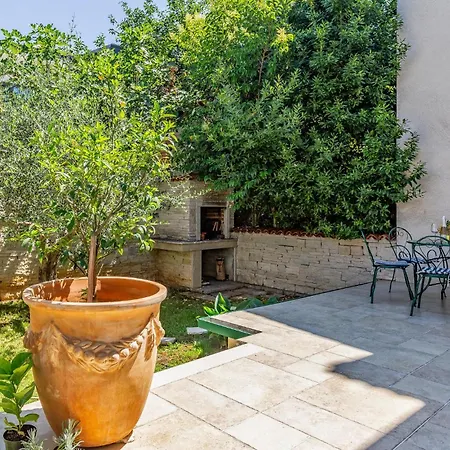 In With Kitchen * Póla