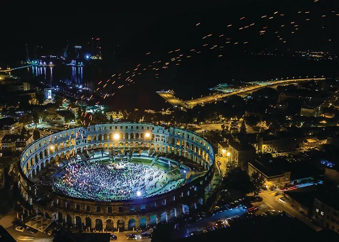 In With Kitchen Πούλα