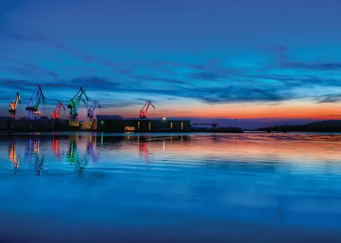 Nice Apartment In Pula With Kitchen Pula