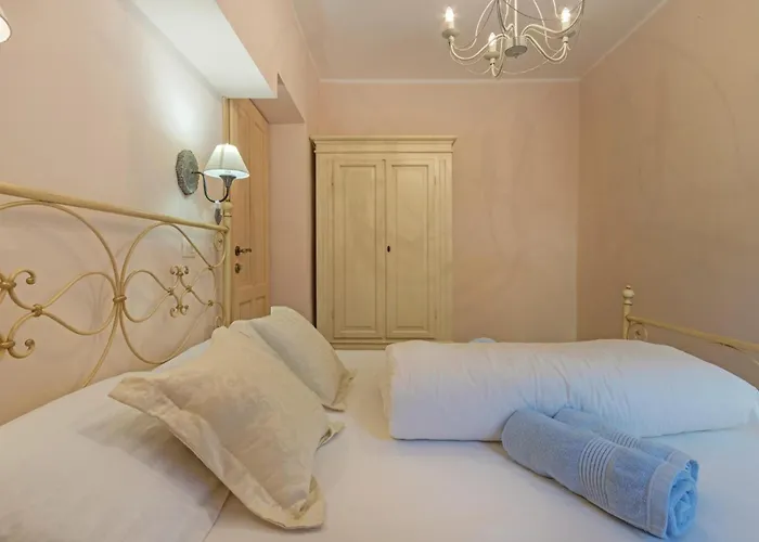 Nice Apartment In Pula With Kitchen *