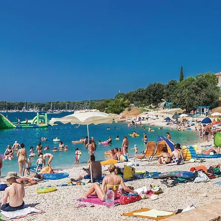 Lägenhet In With Kitchen Pula